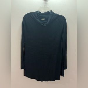 We the free black, black size small split back pullover